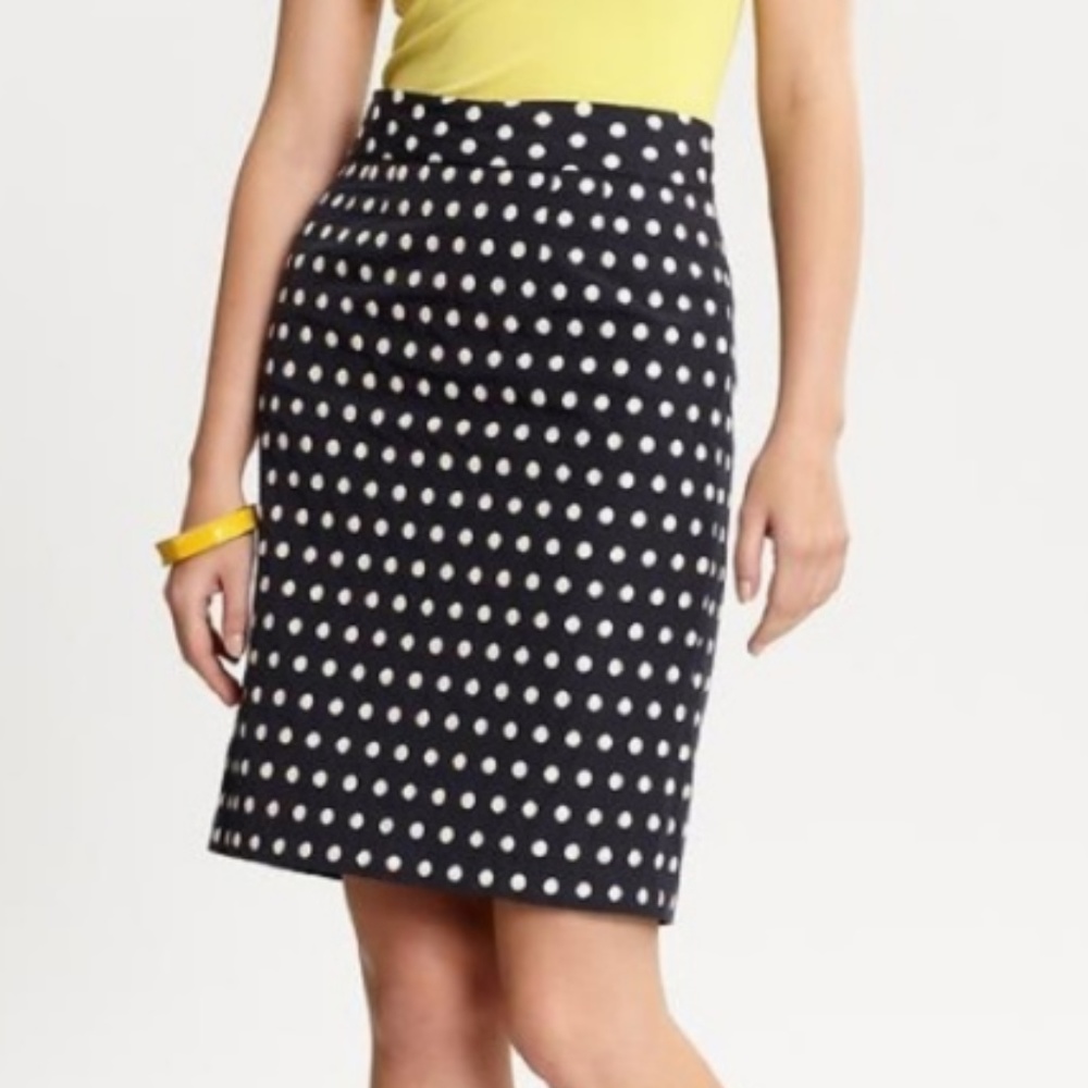 Dark navy banana republic polka dot pencil skirt